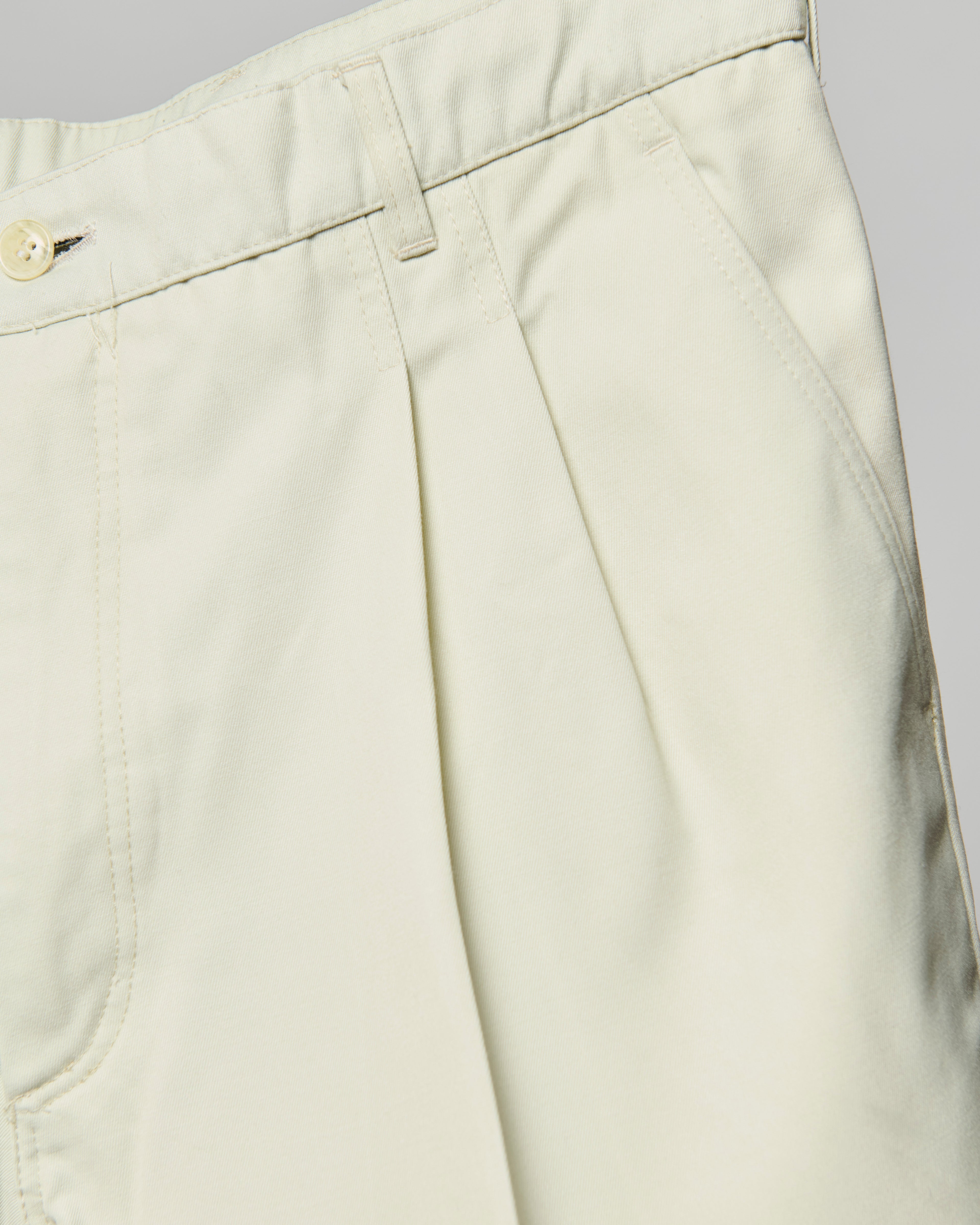 VINTAGE 7 CREAM SHORTS